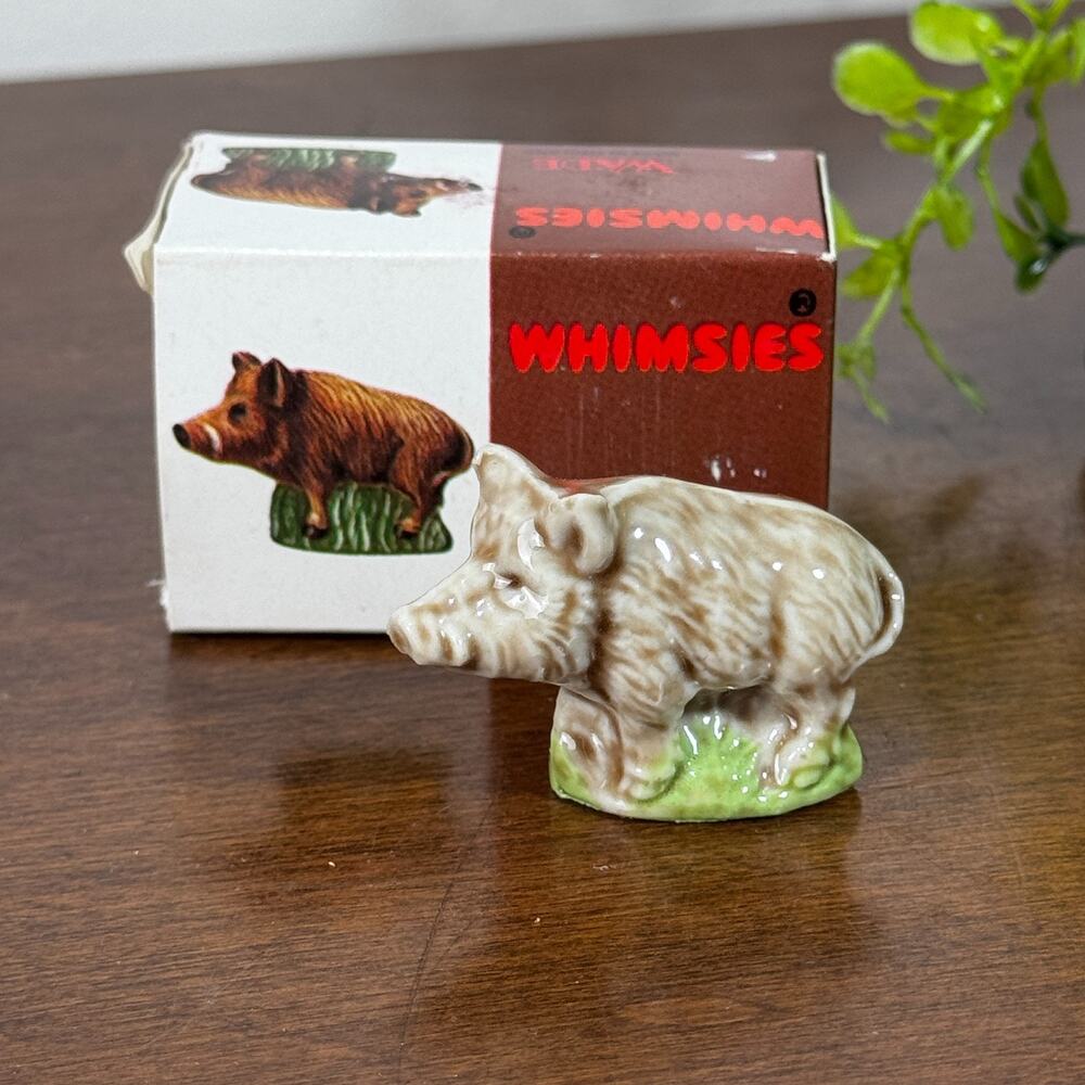 Wade Red Rose Tea Whimsies Figurine Wild Boar Pig with Box 1" Tall Mini